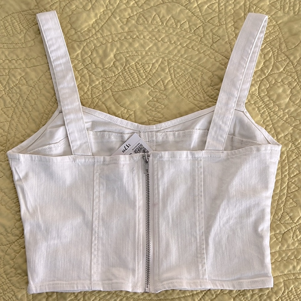 NWT Forever 21 Jean tank crop top with back zipper. Size Small - Picture 2 of 5